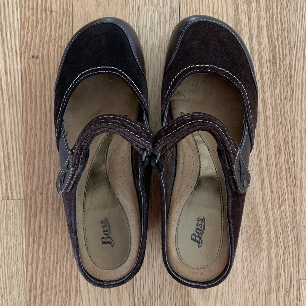Bass clogs